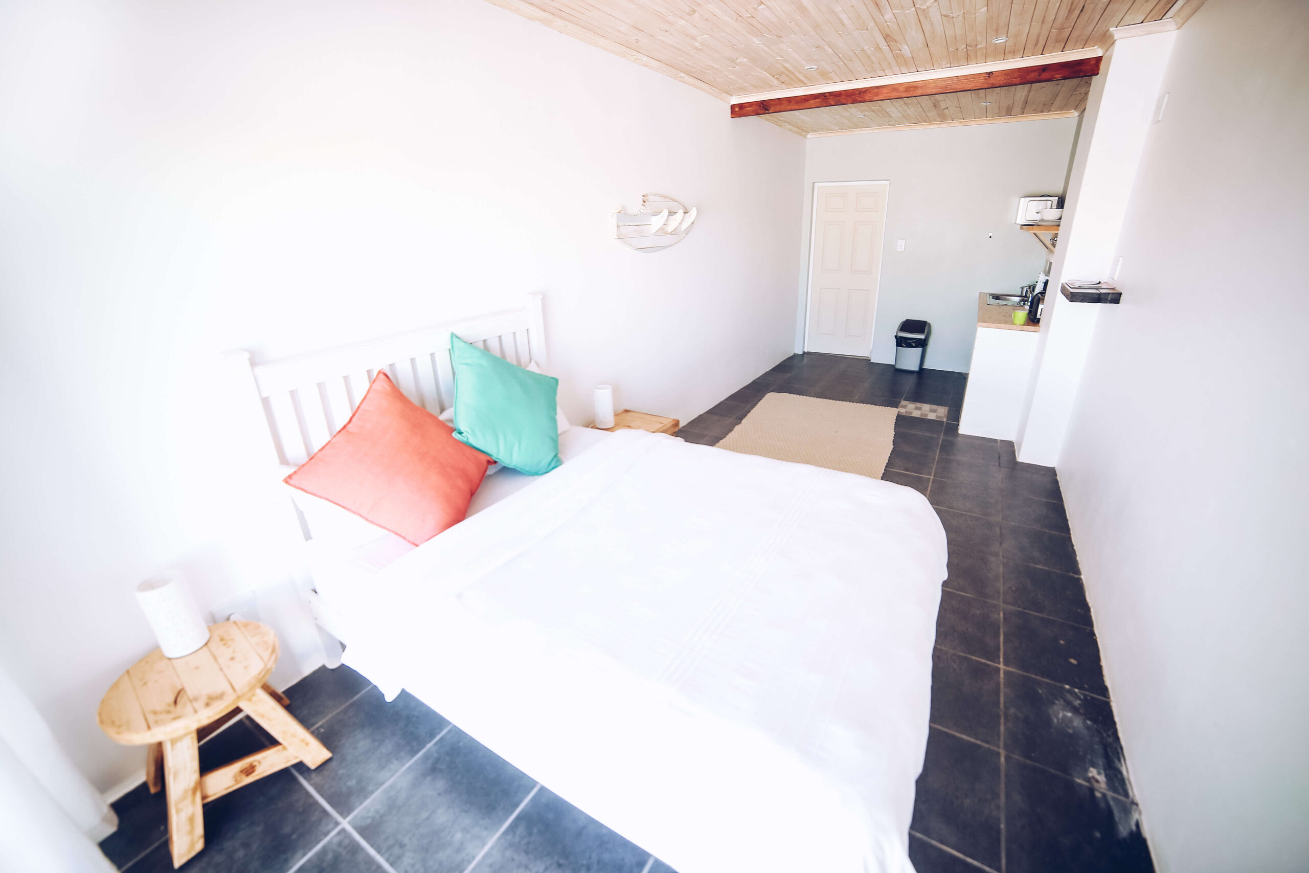 Constantly Kiting - Accommodation - Apex Studio 003 Constantly Kiting - Accommodation - Apex Studio 003